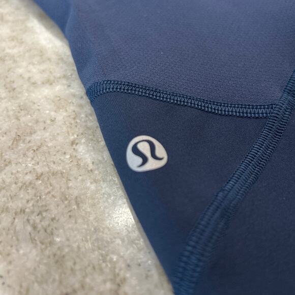 Lululemon Fast and Free High-Rise Tight 22” Nulux, Navy, Size 2 - Picture 4 of 6